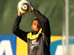 Robinho realiza un ejercicio durante el entrenamiento de Brasil. GETTY IMAGES SPORTS  /