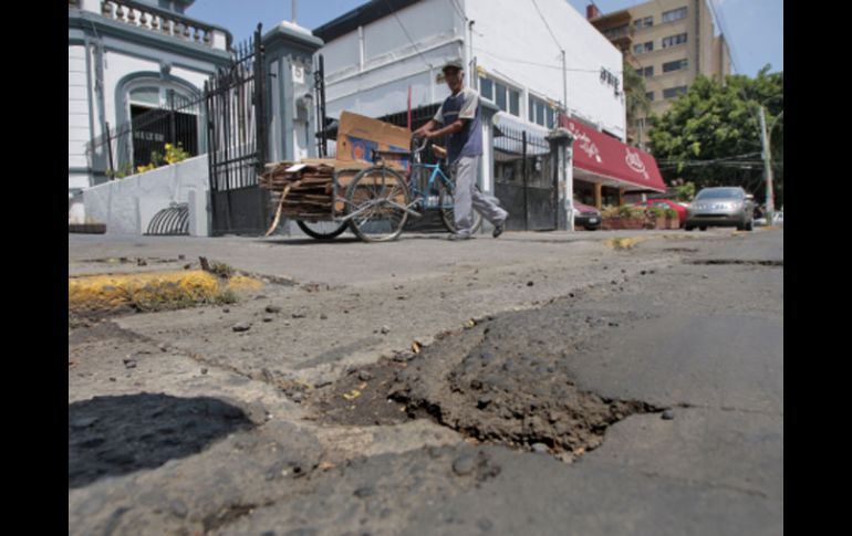 El Gobierno del Estado propuso un plan para renovar el pavimento de la ciudad. S. NÚÑEZ  /