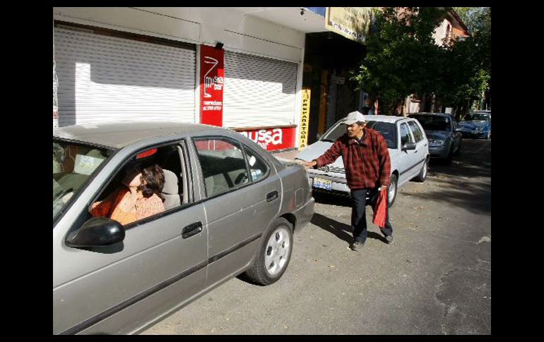 La campaña recomienda a los ciudadanos que no les paguen ninguna cuota a los “viene viene”. ARCHIVO  /