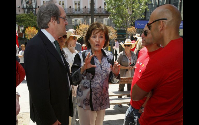 El ministro de Educación española y la directora del Instituto Cervantes durante su visita para participar en las actividades. EFE  /