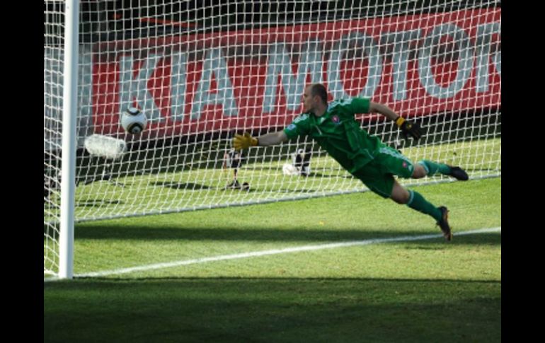 Acción del segundo gol de los paraguayos ante Eslovaquia. AFP  /