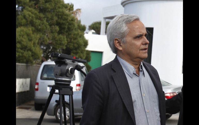 El escritor español Juan Cruz ha estado presente en los funerales de Saramago.  AFP  /