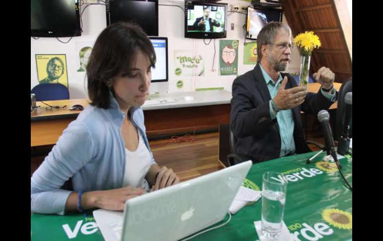 Mockus invitó a sus compatriotas a votar masivamente. EFE  /