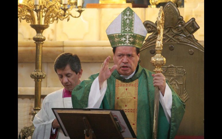 El cardenal Norberto Rivera Carrera durante la misa dominical en la Catedral Metropolitana. EL UNIVERSAL  /