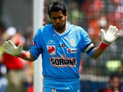 Oswaldo Sánchez pone la muestra en las entrenamientos. MEXSPORT  /