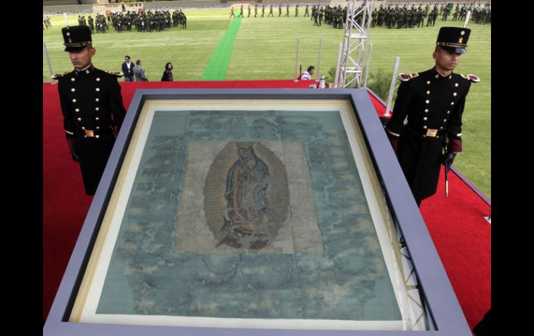 Las banderas que fueron arrebatadas al general Ignacio Allende serán mostradas al público, por primera vez, en Palacio Nacional. EFE  /