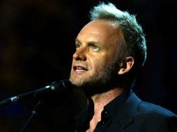 Sting fue uno de los muchos artistas que donó pertenencias para la subasta. AP  /