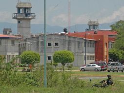 Militares y policías ministeriales se dieron a la tarea de buscar a los reos tras la fuga del penal de Atlacholoaya. EL UNIVERSAL  /