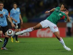 Javier 'Chicharito' Hernández durante el encuentro ante Uruguay. AFP  /