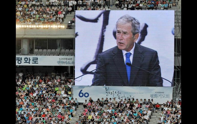 George W Bush, durante su discurso ante miles de coreanos. AFP  /