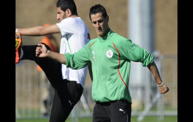 Rafik Saifi en el entrenamiento con la Selección de Argelia. AFP  /