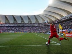 Los entrenamientos fueron restringidos en el Estadio Nelson Mandela Bay. EFE  /