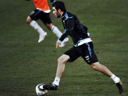 El jugador argentino Gonzalo Higuain en la sesión de entrenamientos. AFP  /