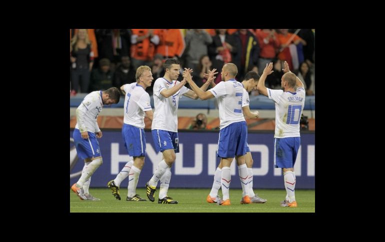 Jugadores de la Selección de Holanda festejan tras una anotación. REUTERS  /