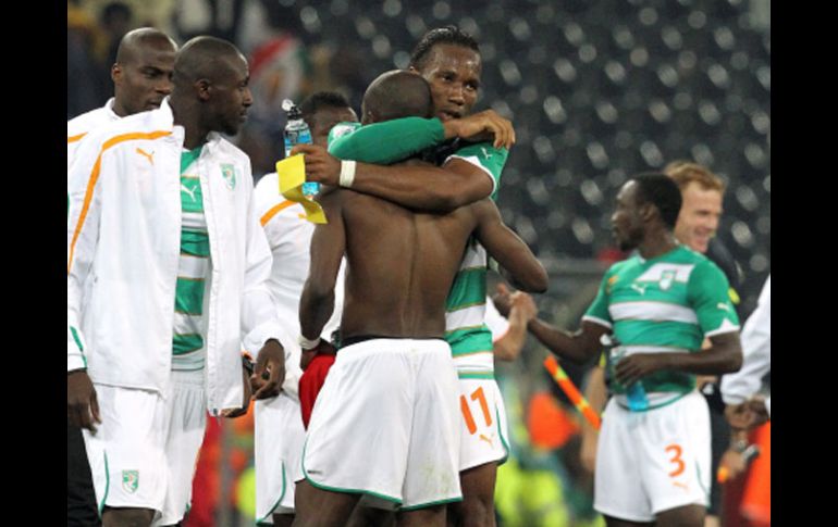 Los ‘Elefantes’ marfileños de Didier Drogba se despidieron del Mundial de Sudáfrica con una goleada 3-0. EFE  /