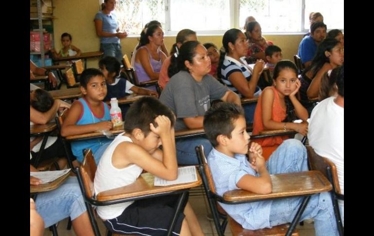 Cada año, las escuelas públicas recaudan alrededor de 17 mil millones de pesos. ESPECIAL  /