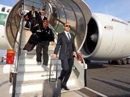 Los seleccionados italianos tras su llegada al aeropuerto de Roma. EFE  /