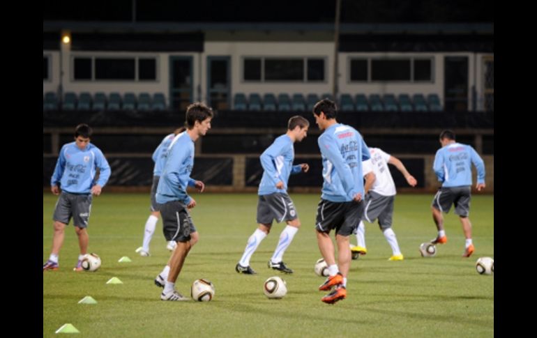 La Selección de Uruguay durante un entrenamiento previo al encuentro de Ghana. AFP  /