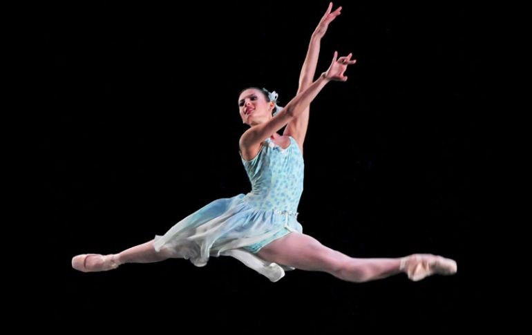 El Boston Ballet durante la representación de la obra el 'Ballo della Regina'. EFE  /