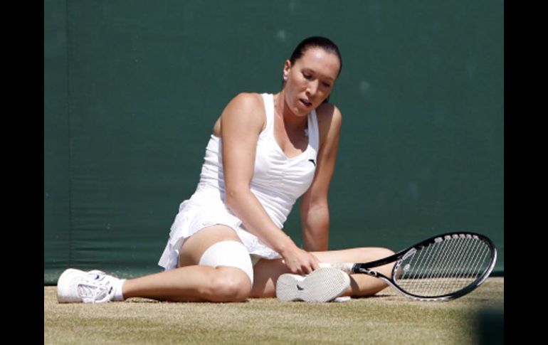 Jelena Jankovic se retiró de Wimbledon por lesión. AP  /