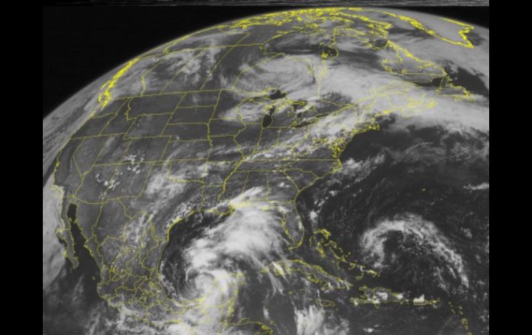 De continuar su trayectoria, el meteoro tocaría tierra de nueva cuenta entre Tamaulipas y Texas el miércoles. AP  /