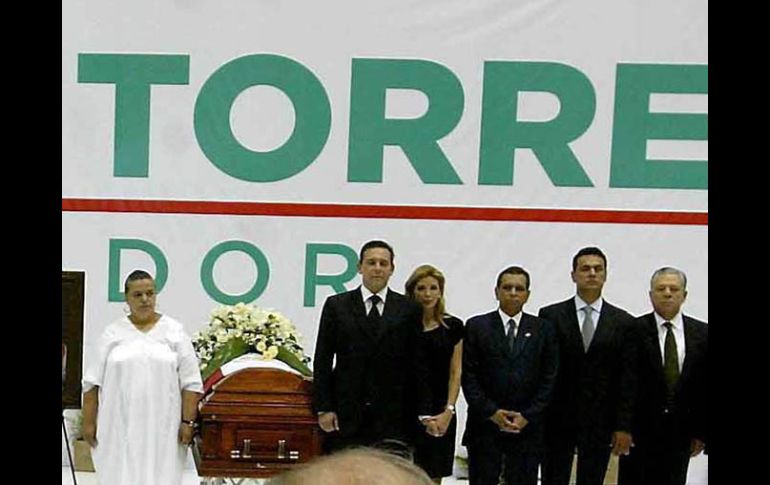 Militantes del PRI realizaron un homenaje de cuerpo presente a Rodolfo Torre Cantú. EL UNIVERSAL  /