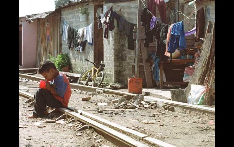 La colonia Ferrocarril es el ejemplo de la población en pobreza en Guadalajara, que asciende a 376 mil habitantes. ARCHIVO  /