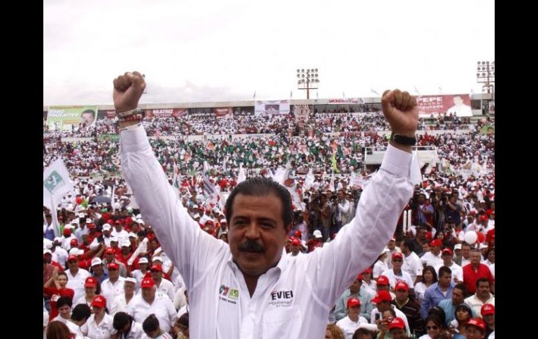 Aproximadamente 15 mil militantes se concentraron en el estadio de futbol Benito Juárez para el evento. EL UNIVERSAL  /