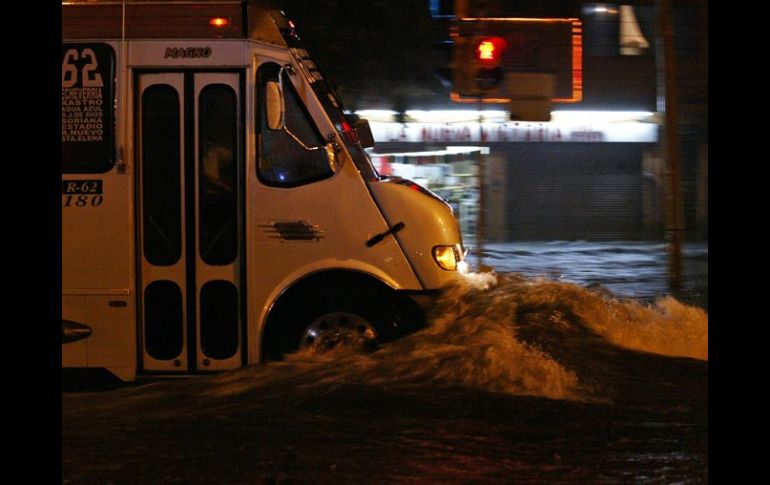 La Calzada Independencia fue una de las más afectadas por inundaciones. E. BARRERA  /