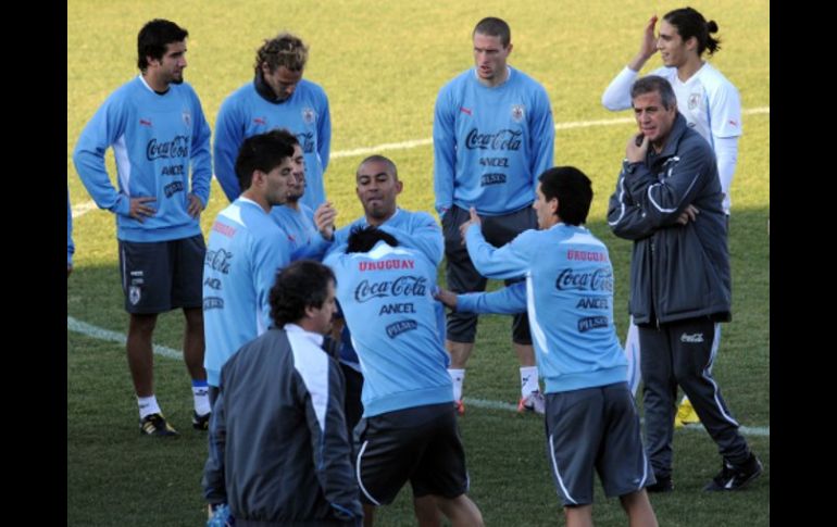 La Selección de Uruguay en un entrenamiento días antes de su siguiente duelo ante Ghana. AFP  /