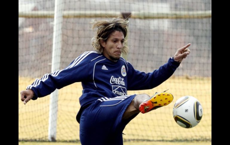 El jugador de la Selección de Paraguay Enrique Vera en el entrenamiento de hoy. REUTERS  /