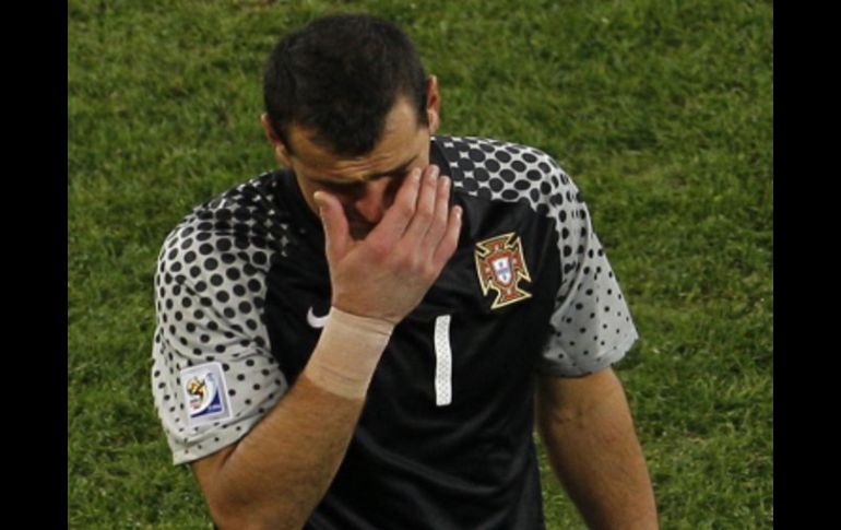 Eduardo, guardameta de la Selección de Portugal en el partido de la eliminación de su Selección. AP  /