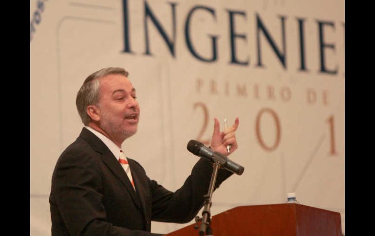 El gobernador Emilio González Márquez estuvo ayer presente en la celebración del Día Nacional del Ingeniero. S. NÚÑEZ  /