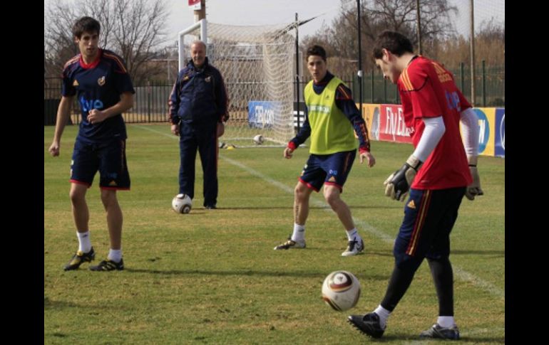 Los jugadores de la Selección española en el entrenamiento de hoy. REUTERS  /