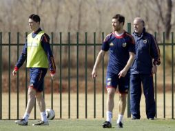 El jugador español Xbi Alonso  (centro) en la preparación de hoy. AP  /