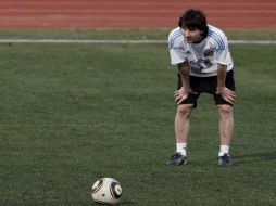 Lionel Messi preparándose para enfrentar mañana a Alemania. AP  /