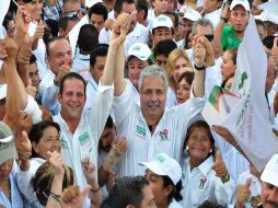 La muerte de Rodolfo Torre Cantú (centro) creó un clima de incertidumbre de cara a las elecciones del 4 de julio. EFE  /