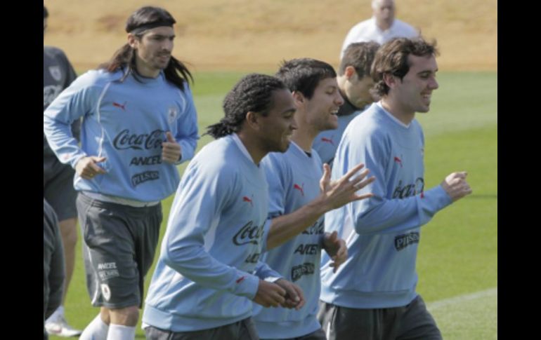 Los jugadores uruguayos regresaron a los entrenamientos en día de hoy. EFE  /