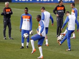 Los holandeses en preparación para enfrentar a Uruguay. REUTERS  /