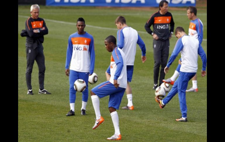 Los holandeses en preparación para enfrentar a Uruguay. REUTERS  /