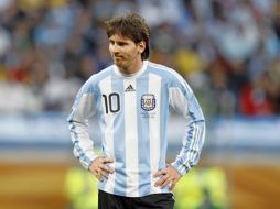 El jugador argentino Lionel Messi se retira del campo al término del partido de cuartos de final contra Alemania. EFE  /