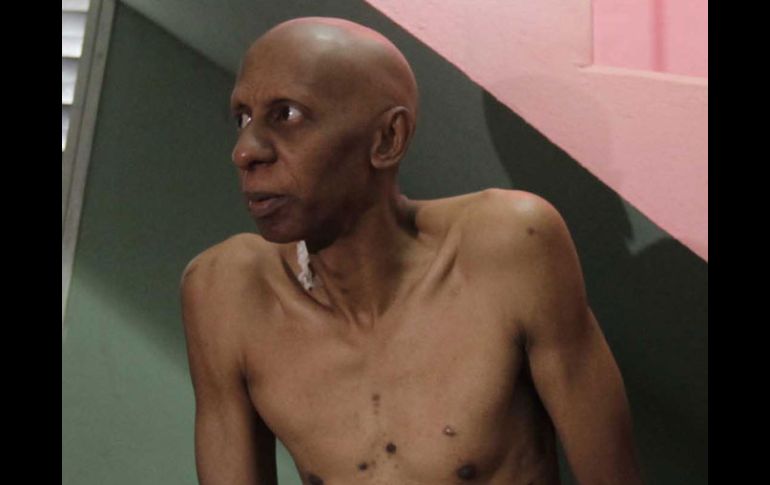 El disidente Guillermo Fariñas se debate entre la vida y la muerte en un hospital de la isla. REUTERS  /