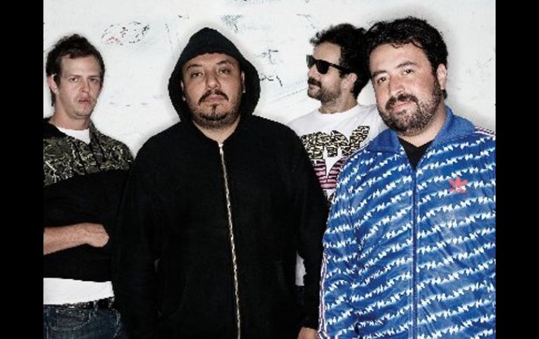 Además de su gira internacional, Molotov festejará su aniversario con el lanzamiento de un disco en vivo y un DVD. ESPECIAL  /