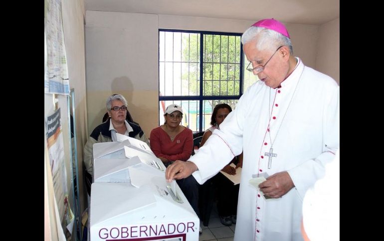 El arzobispo de Durango, Héctor González Martínez, pidió a los electores que no dejen amedrentar, al acudir a votar. EL UNIVERSAL  /