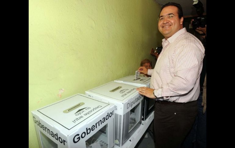 El candidato al gobierno del estado por la coalición “Veracruz para Adelante” (PRI-PVEM-PRV), Javier Duarte de Ochoa. EL UNIVERSAL  /