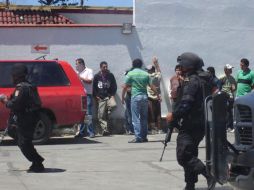 Elementos de la Policía estatal oaxaqueña detuvieron a 38 personas en posesión de explosivos Oaxaca. EL UNIVERSAL  /