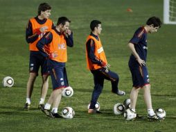 Jugadores de la Selección de España, durante el entrenamiento. AP  /