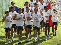 Jugadores de Monterrey, durante una sesion de entrenamiento de cara al Apertura 2010. MEXSPORT  /