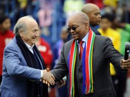 El presidente sudafricano, Jacob Zuma (der.). EFE  /