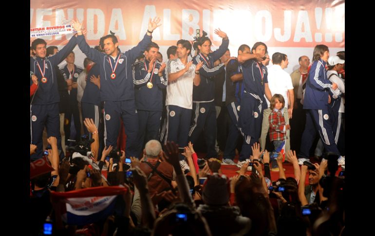 La Selección paraguaya recibió una condecoración por su actuación en el Mundial. AFP  /